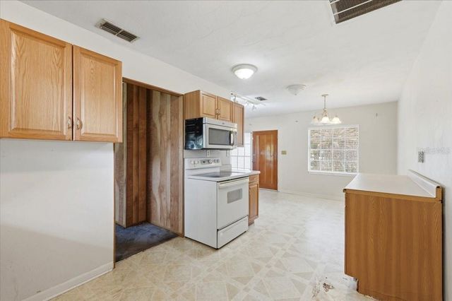 4429 PINEBROOKE PLACE, Dover, FL 33527