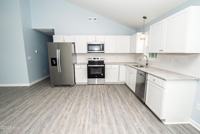 360 Oak Street Street, Roseboro, NC 28382