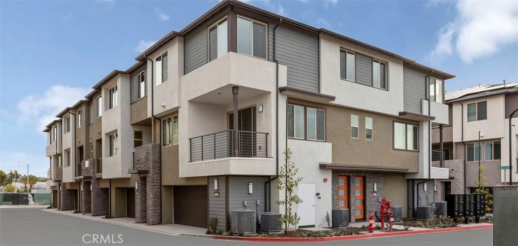 Image 1 of property listing at 1967 Via De Luna, Placentia, CA 92870