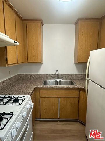 428 S Grand View Street 204, Los Angeles, CA 90057