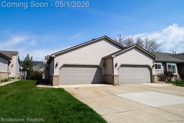 29257 Red Maple Drive, New Baltimore, MI 48051