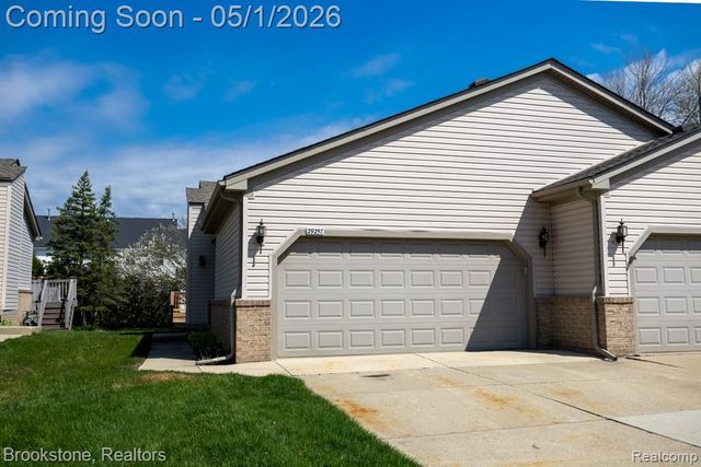 29257 Red Maple Drive, New Baltimore, MI 48051