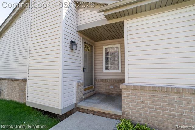 29257 Red Maple Drive, New Baltimore, MI 48051
