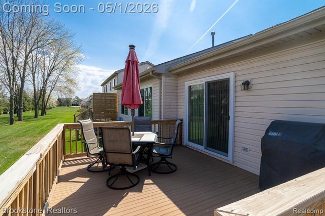 29257 Red Maple Drive, New Baltimore, MI 48051