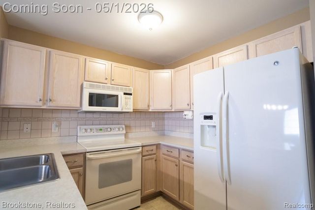 29257 Red Maple Drive, New Baltimore, MI 48051