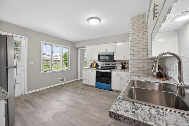812 W 61st Street, Minneapolis, MN 55419