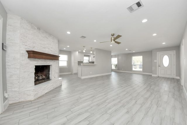 11214 Sagehaven Drive, Houston, TX 77089