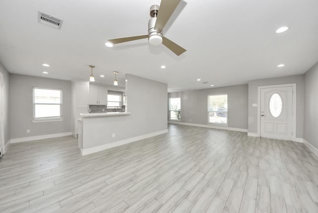 11214 Sagehaven Drive, Houston, TX 77089