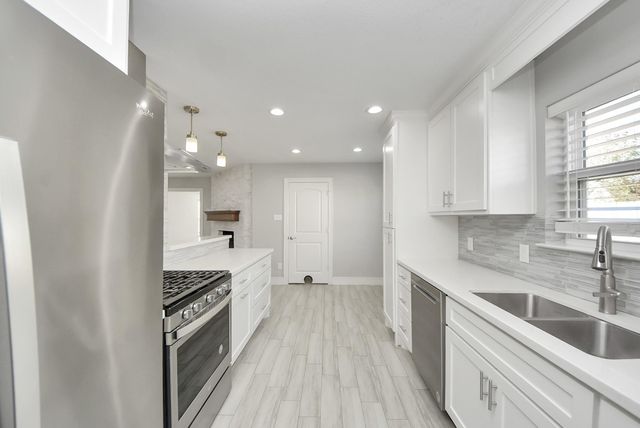 11214 Sagehaven Drive, Houston, TX 77089