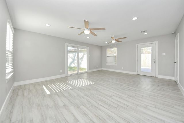 11214 Sagehaven Drive, Houston, TX 77089