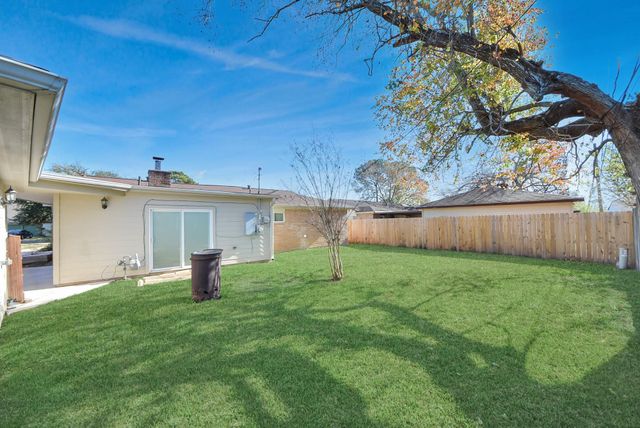 11214 Sagehaven Drive, Houston, TX 77089