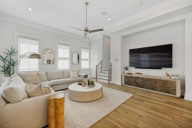 15015 Oak Street, Addison, TX 75001