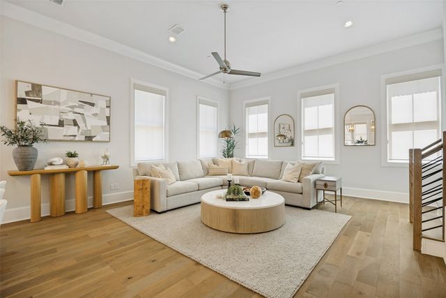 15015 Oak Street, Addison, TX 75001