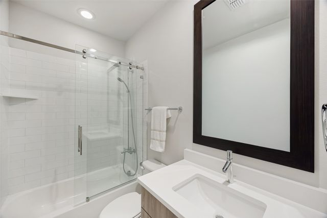 15015 Oak Street, Addison, TX 75001