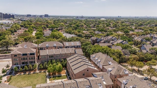 15015 Oak Street, Addison, TX 75001