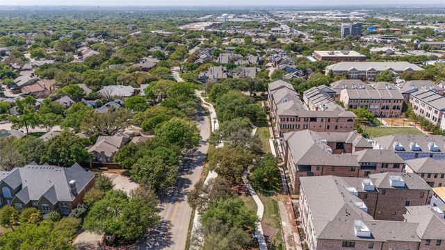 15015 Oak Street, Addison, TX 75001