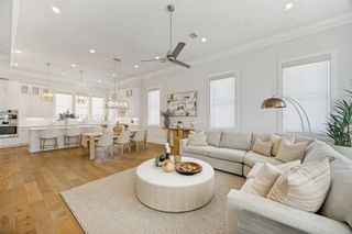 15015 Oak Street, Addison, TX 75001