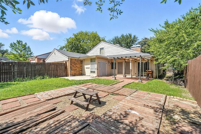 1744 Hartford Drive, Carrollton, TX 75007