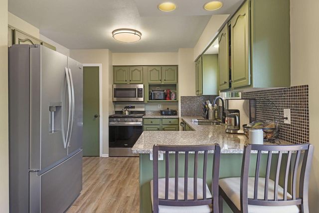2117 Newberry LANE, Racine, WI 53402