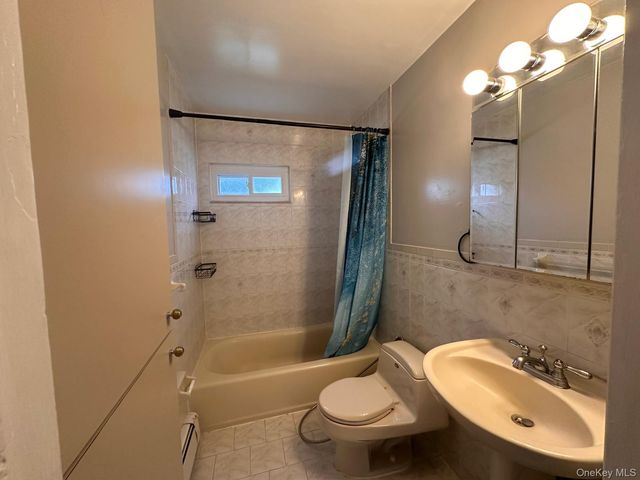 2 Rope Lane, Levittown, NY 11756