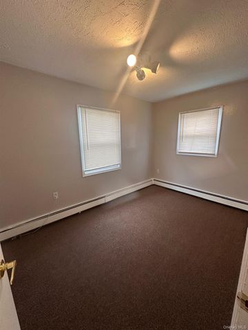 2 Rope Lane, Levittown, NY 11756