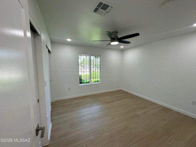 5846 E Grant Road, Tucson, AZ 85712