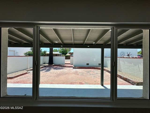 5846 E Grant Road, Tucson, AZ 85712