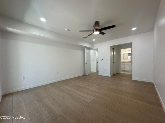5846 E Grant Road, Tucson, AZ 85712