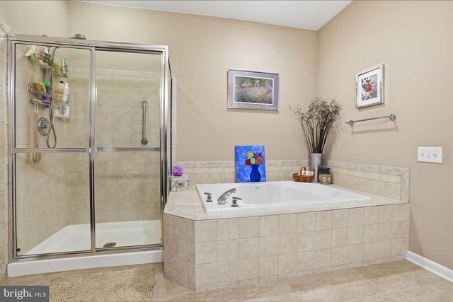 104 MCCONKEY DR, Washington Crossing, PA 18977