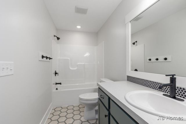 5883 Valley Point Drive, Caledonia, MI 49316