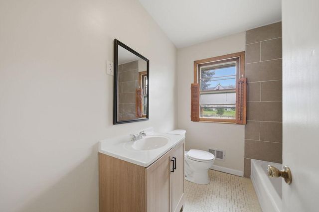 961 37th Avenue NE, Columbia Heights, MN 55421