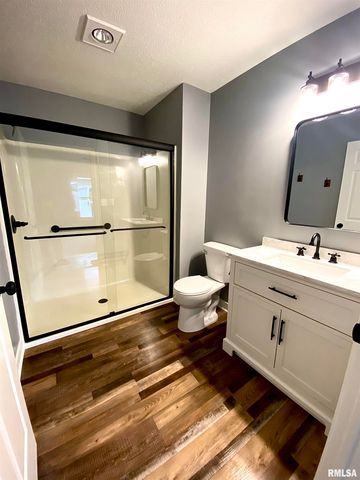 210 N STATE Street, Christopher, IL 62822