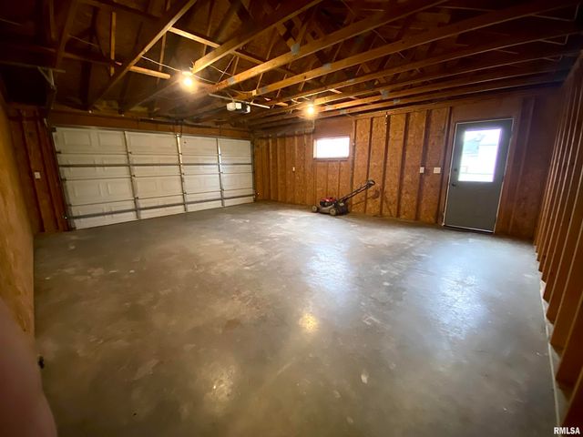 210 N STATE Street, Christopher, IL 62822