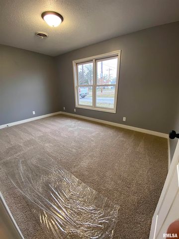 210 N STATE Street, Christopher, IL 62822