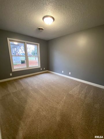 210 N STATE Street, Christopher, IL 62822