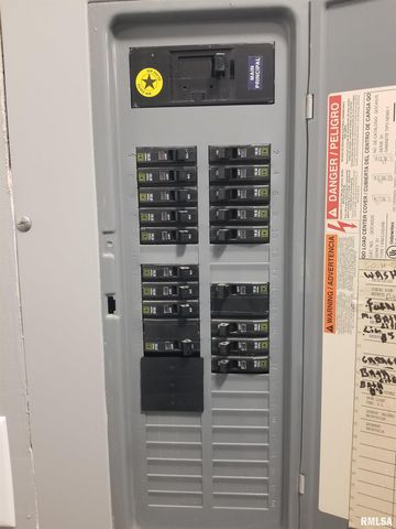 210 N STATE Street, Christopher, IL 62822