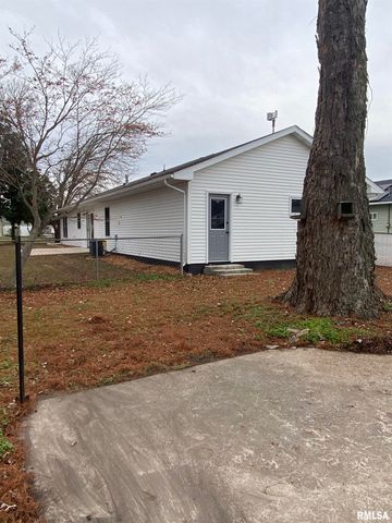 210 N STATE Street, Christopher, IL 62822