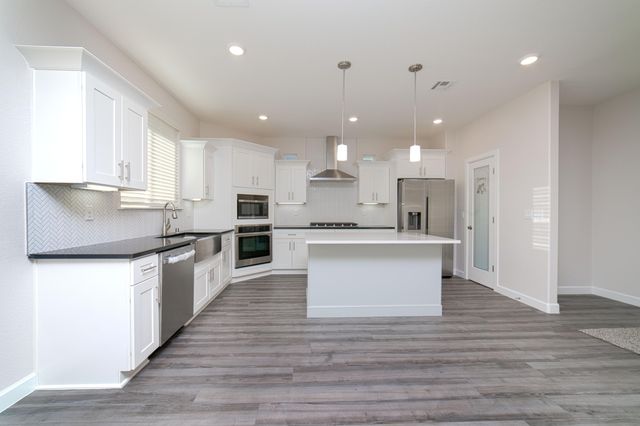 244 Emerald Storm Place, Horizon City, TX 79928