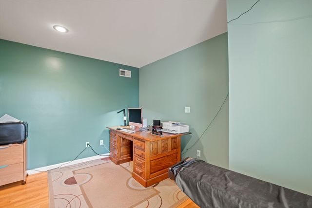 3085 Hunters Hill Dr 3085, Dighton, MA 02715
