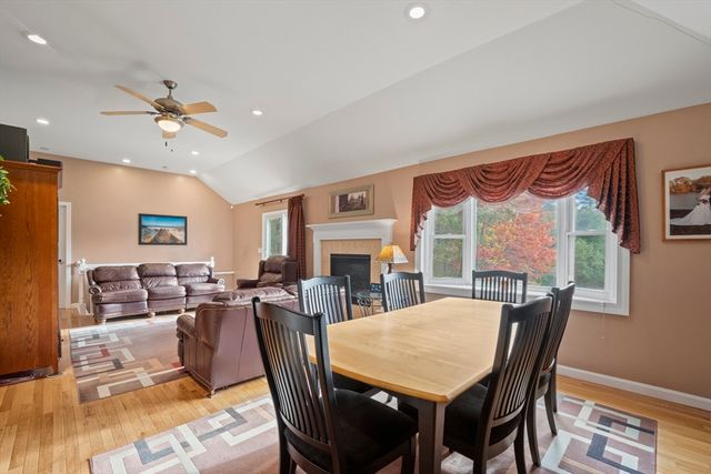 3085 Hunters Hill Dr 3085, Dighton, MA 02715