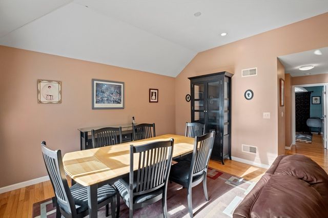 3085 Hunters Hill Dr 3085, Dighton, MA 02715