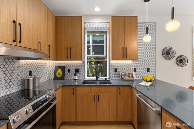 3204 33rd Avenue S, Seattle, WA 98144