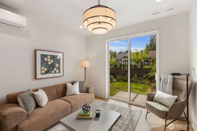3204 33rd Avenue S, Seattle, WA 98144