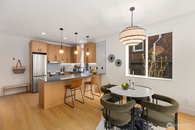 3204 33rd Avenue S, Seattle, WA 98144