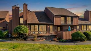 29 Bloomingdale Dr 2B, Hillsborough Twp., NJ 08844