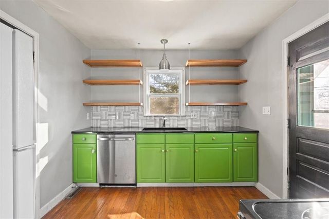 7313 W 61ST Street, Overland Park, KS 66202