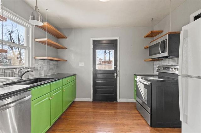 7313 W 61ST Street, Overland Park, KS 66202