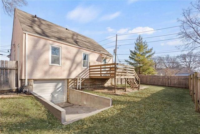 7313 W 61ST Street, Overland Park, KS 66202