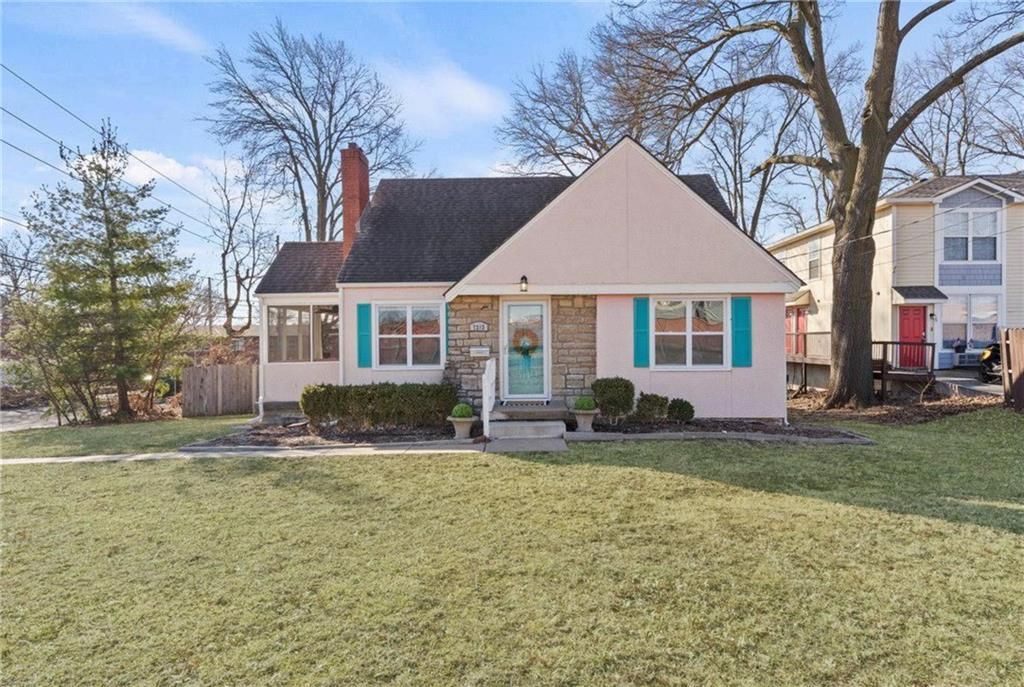 7313 W 61ST Street, Overland Park, KS 66202