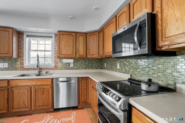 19 Candlewood Springs, New Milford, CT 06776